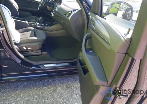 2021 BMW X3 Sdrive30I z USA, uszkodzony, nr VIN 5UXTY3C04M9H95625